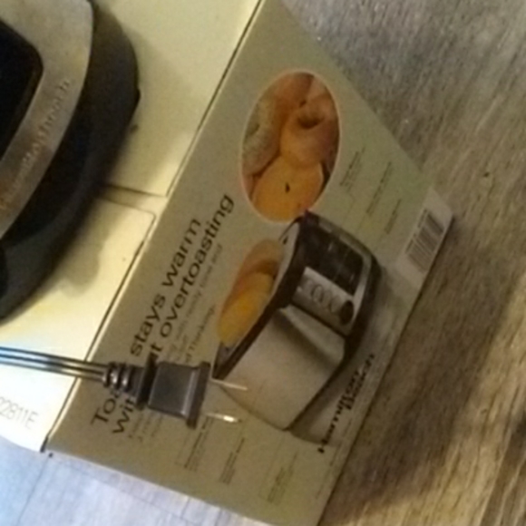 Toaster - Picture 3 of 3